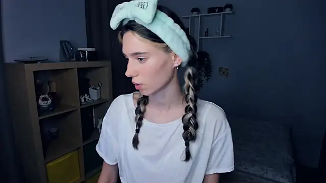 AntonettaTarring online show from 11, 9, 2025