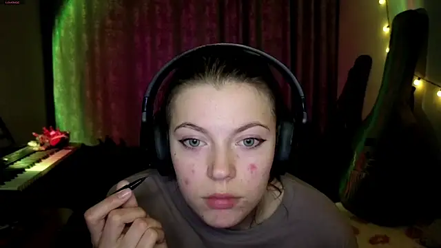 CutieAnny online show from 10, 4, 2026