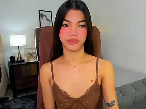 Snapshot of CassieSommereux chatting on 9, 10, 2025 CassieSommereux online show from 9, 10, 2025