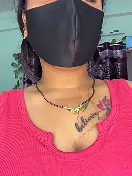 Snapshot of V-Hot-Sweti chatting on 13, 9, 2025 V-Hot-Sweti online show from 13, 9, 2025