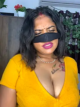 Snapshot of V-Hot-Sweti chatting on 2, 10, 2025 V-Hot-Sweti online show from 2, 10, 2025