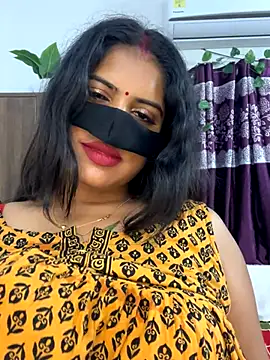 Snapshot of V-Hot-Sweti chatting on 3, 10, 2025 V-Hot-Sweti online show from 3, 10, 2025