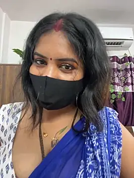 Snapshot of V-Hot-Sweti chatting on 31, 10, 2025 V-Hot-Sweti online show from 31, 10, 2025