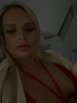 Snapshot of Seductive-SkyeXXX chatting on 9, 10, 2025 Seductive-SkyeXXX online show from 9, 10, 2025