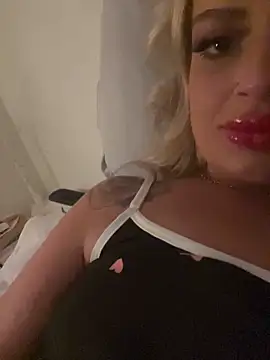 Snapshot of Seductive-SkyeXXX chatting on 12, 10, 2025 Seductive-SkyeXXX online show from 12, 10, 2025