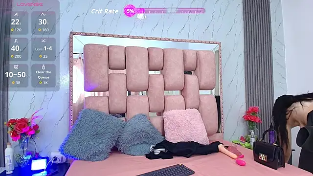 Snapshot of SofiaSommers chatting on 11, 9, 2025 SofiaSommers online show from 11, 9, 2025