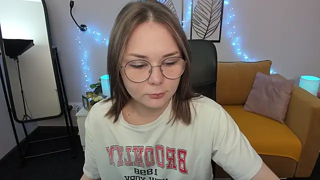 Sophi gi online show from 15, 9, 2025