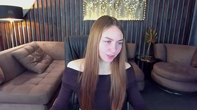 MilaAddams online show from 13, 5, 2026
