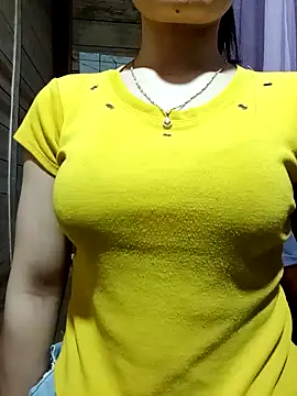 Snapshot of LucyyLy chatting on 1, 10, 2025 LucyyLy online show from 1, 10, 2025