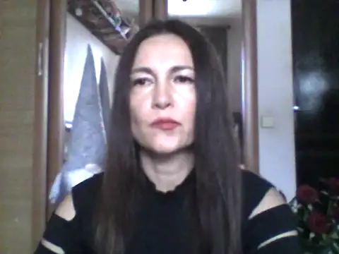 Snapshot of Cyreluna chatting on 4, 11, 2025 Cyreluna online show from 4, 11, 2025