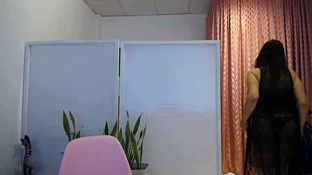 Manuela lara  online show from 19, 11, 2025