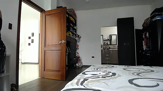 Manuela lara  online show from 18, 2, 2026