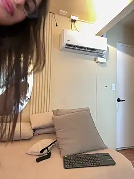 Tayler Kim online show from 28, 3, 2026