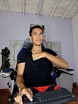 aston xvera online show from 20, 9, 2025