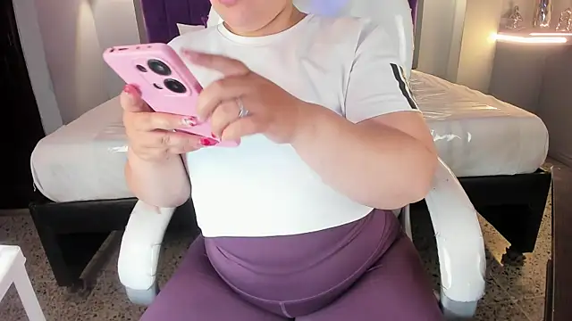 Snapshot of Miss_Francheska chatting on 1, 6, 2026 Miss Francheska online show from 1, 6, 2026
