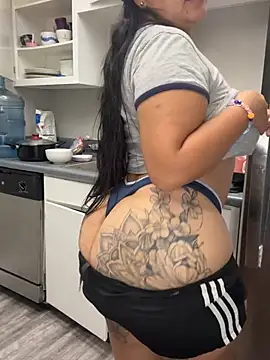 latina curvy22 online show from 22, 4, 2026