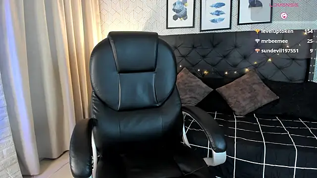 Snapshot of sophie__blare chatting on 10, 2, 2026 sophie blare online show from 10, 2, 2026