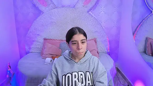 Gaby louse online show from 7, 4, 2026