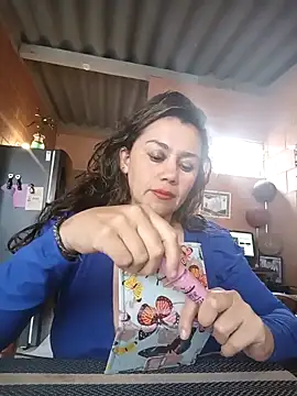 sexy-latina1 online show from 17, 10, 2025