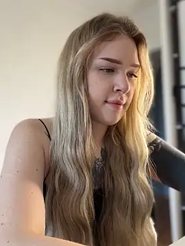 Snapshot of elliss_ chatting on 17, 9, 2025 elliss online show from 17, 9, 2025