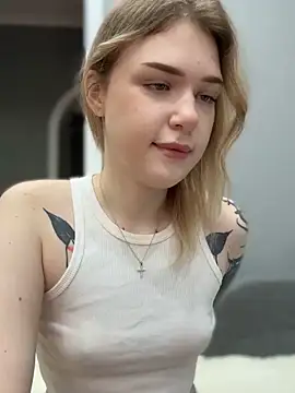 Snapshot of elliss_ chatting on 11, 10, 2025 elliss online show from 11, 10, 2025