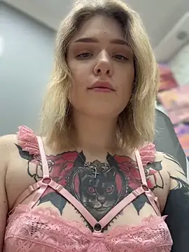 Snapshot of elliss_ chatting on 12, 11, 2025 elliss online show from 12, 11, 2025