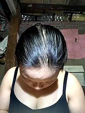 Snapshot of KumChyn chatting on 15, 9, 2025 KumChyn online show from 15, 9, 2025