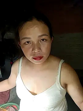 Snapshot of KumChyn chatting on 2, 10, 2025 KumChyn online show from 2, 10, 2025