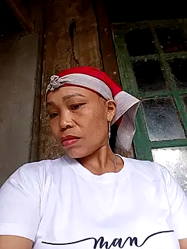 Snapshot of kihi-yo chatting on 1, 10, 2025 kihi-yo online show from 1, 10, 2025