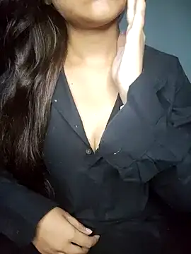 Snapshot of queen_visakha chatting on 18, 9, 2025 queen visakha online show from 18, 9, 2025