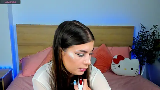 Snapshot of Bella_Davis_love chatting on 12, 9, 2025 Bella Davis love online show from 12, 9, 2025