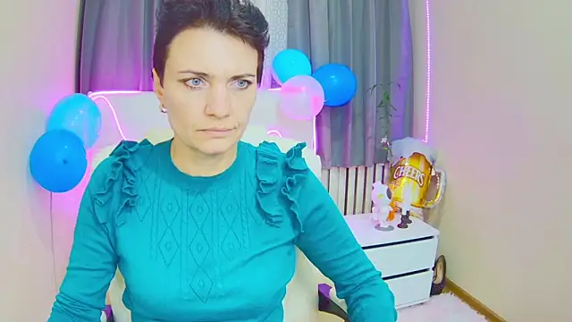 AvaSaturnian online show from 18, 9, 2025