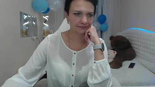 AvaSaturnian online show from 28, 9, 2025