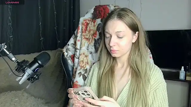 BabbbyFoxxx online show from 5, 4, 2026