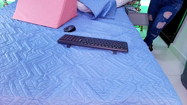 sweegirl69 online show from 13, 11, 2025