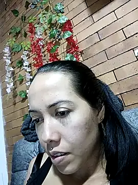 Snapshot of MiaForever1 chatting on 8, 11, 2025 MiaForever1 online show from 8, 11, 2025