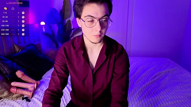 Snapshot of tyler_bergg chatting on 19, 9, 2025 tyler bergg online show from 19, 9, 2025