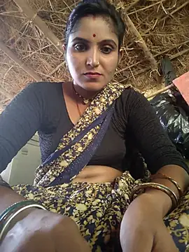 Snapshot of LUCKY_cut chatting on 2, 10, 2025 LUCKY cut online show from 2, 10, 2025