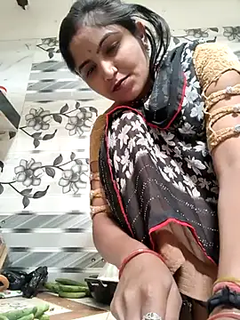 Snapshot of LUCKY_cut chatting on 9, 5, 2026 LUCKY cut online show from 9, 5, 2026