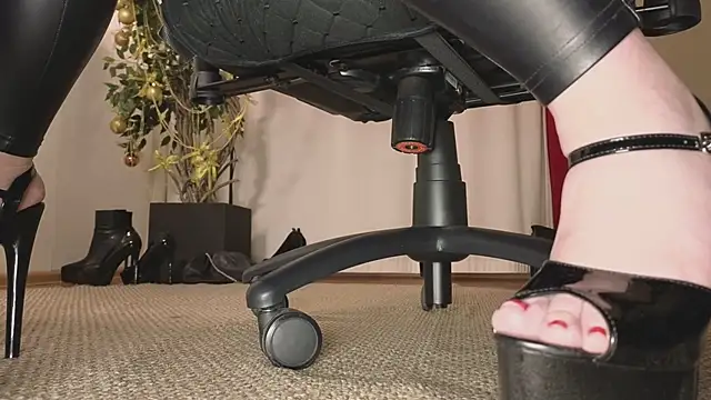 Jolie Orchid online show from 14, 1, 2026