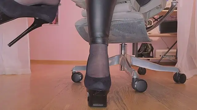 Jolie Orchid online show from 18, 2, 2026