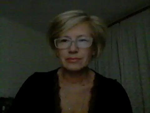 Snapshot of LucyLewisX chatting on 27, 9, 2025 LucyLewisX online show from 27, 9, 2025
