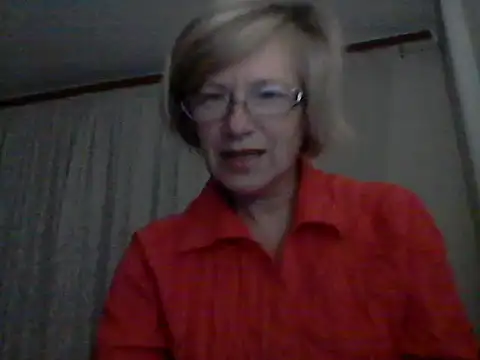 Snapshot of LucyLewisX chatting on 25, 10, 2025 LucyLewisX online show from 25, 10, 2025