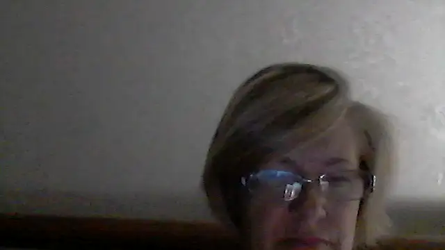 Snapshot of LucyLewisX chatting on 29, 10, 2025 LucyLewisX online show from 29, 10, 2025