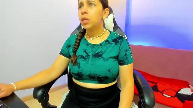 Snapshot of CataleyaAmaya chatting on 16, 10, 2025 CataleyaAmaya online show from 16, 10, 2025