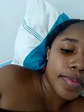 Snapshot of MoniqueMulberry chatting on 6, 10, 2025 MoniqueMulberry online show from 6, 10, 2025