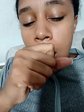 Snapshot of MoniqueMulberry chatting on 7, 10, 2025 MoniqueMulberry online show from 7, 10, 2025