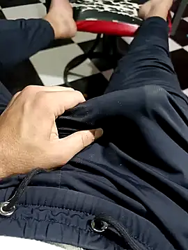 Snapshot of anis3g4 chatting on 2, 10, 2025 anis3g4 online show from 2, 10, 2025