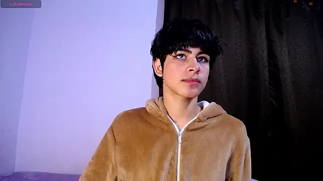 DaraKat18 online show from 2, 12, 2025