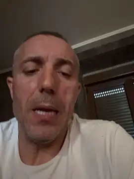 Snapshot of ruberofre chatting on 16, 10, 2025 ruberofre online show from 16, 10, 2025